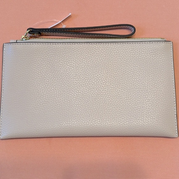 New Michael Kors Bag. Gold Zipper And Logo. Dark Pink. - Picture 4 of 7